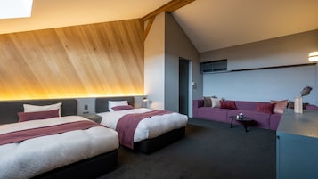 Artículos del minibar gratis y caja de seguridad en la habitación