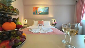 Rom – standard, balkong, fjellutsikt | Safe på rommet, lydisolert og strykejern/-brett