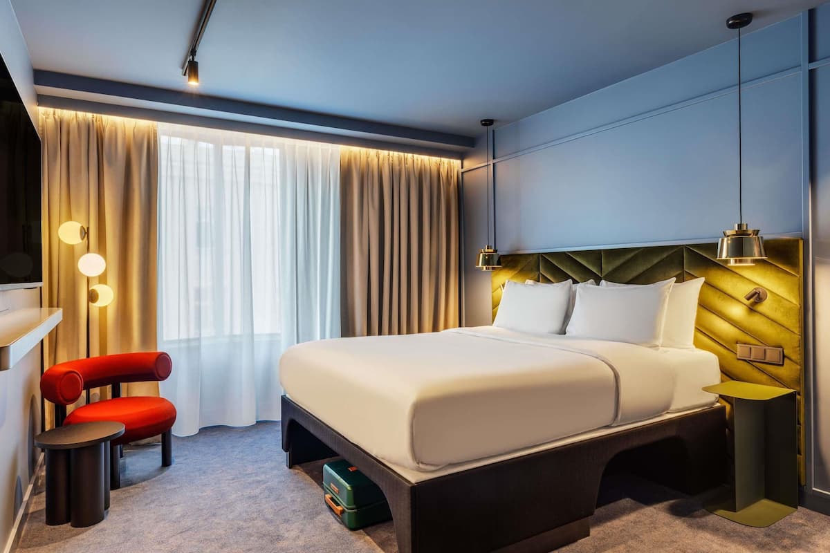 Caja de seguridad en la habitación y cortinas blackout