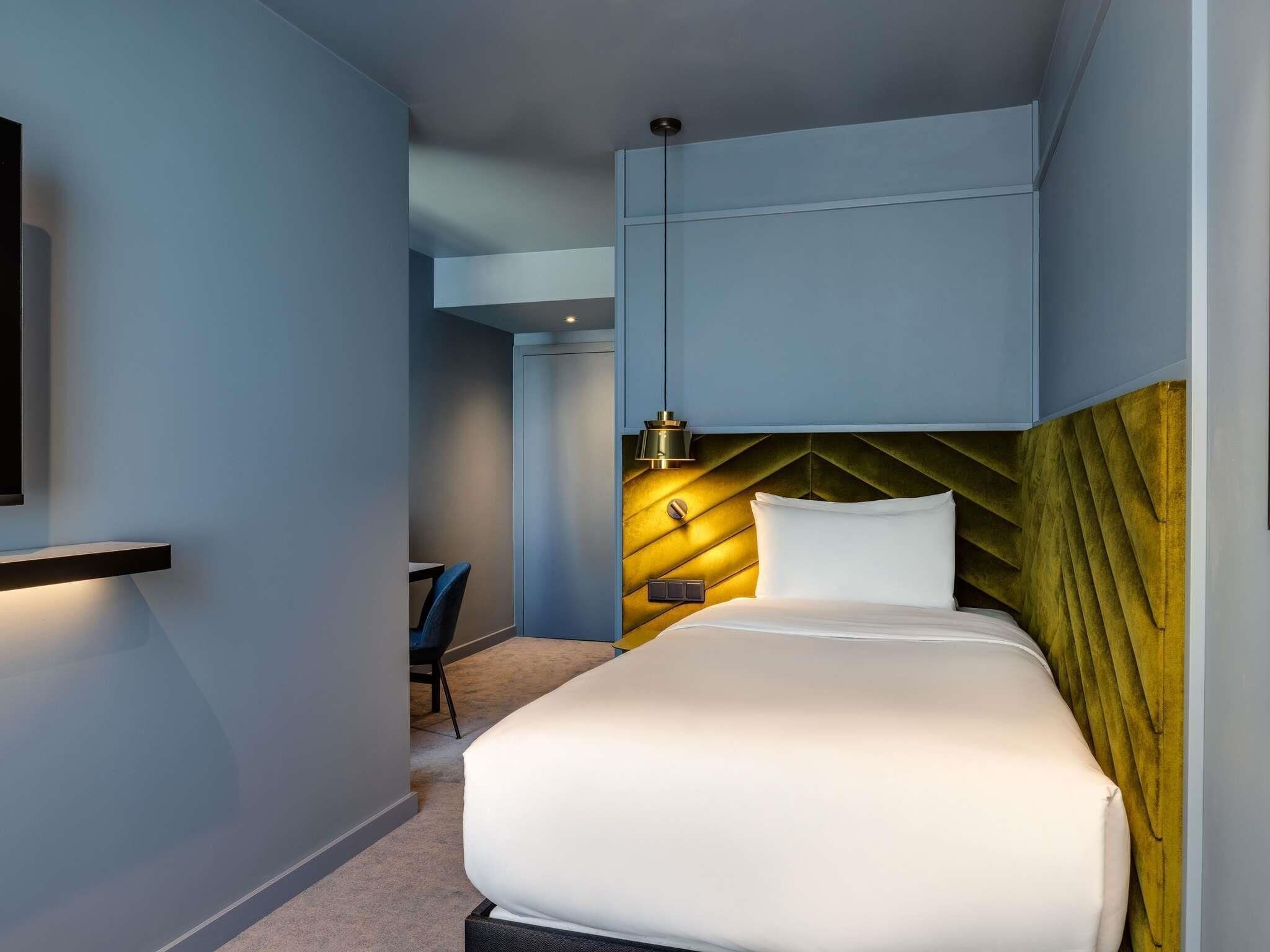 TRIBE ESSENTIAL Single Room | In-room safe, blackout drapes, soundproofing, free WiFi