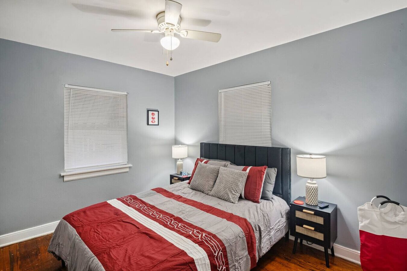 3 chambres, fer et planche à repasser, Wi-Fi gratuit, draps fournis