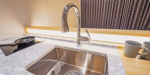 Luxury Studio Suite | Private kitchen | Mini-fridge