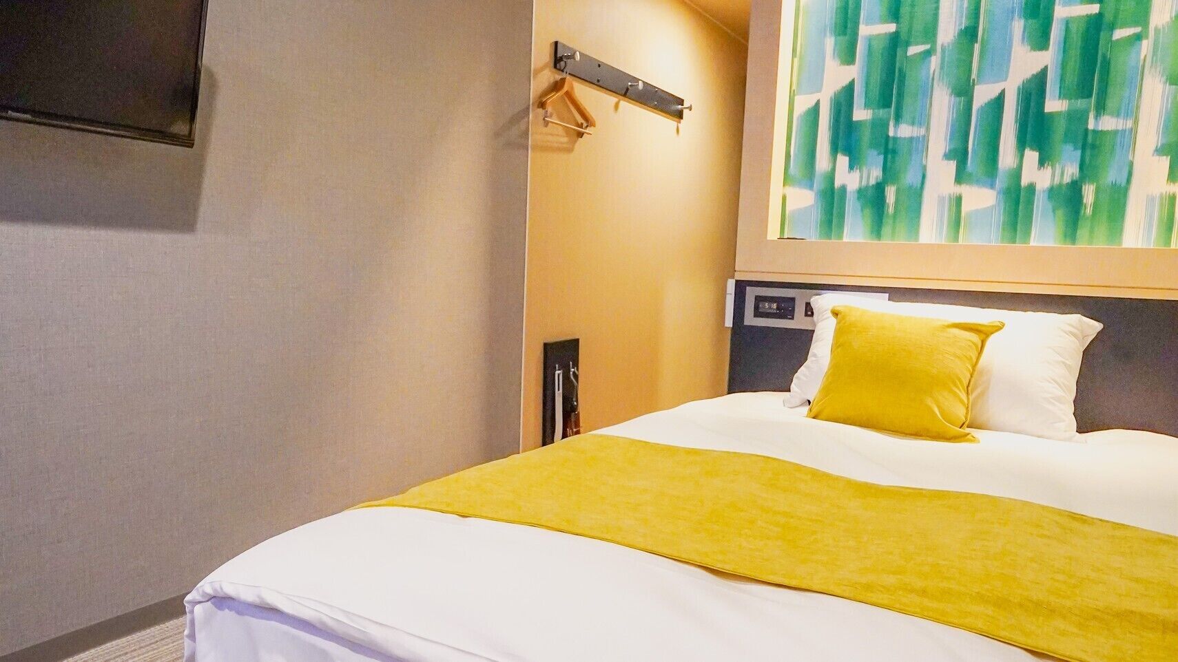 In-room safe, individually furnished, desk, laptop workspace