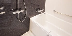 Luksus-studiosuite | Bad | Miljøvennlige toalettsaker, hårføner, bidé og håndklær