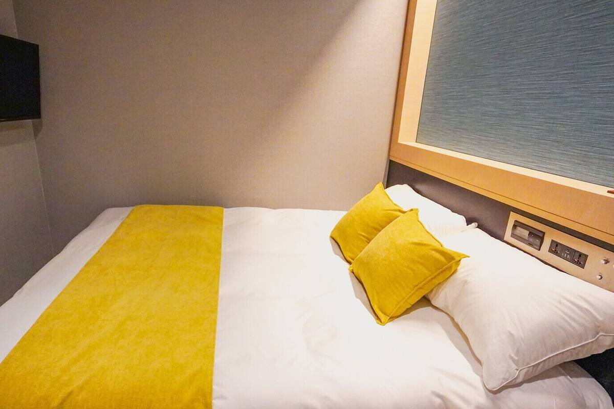 In-room safe, desk, laptop workspace, blackout drapes