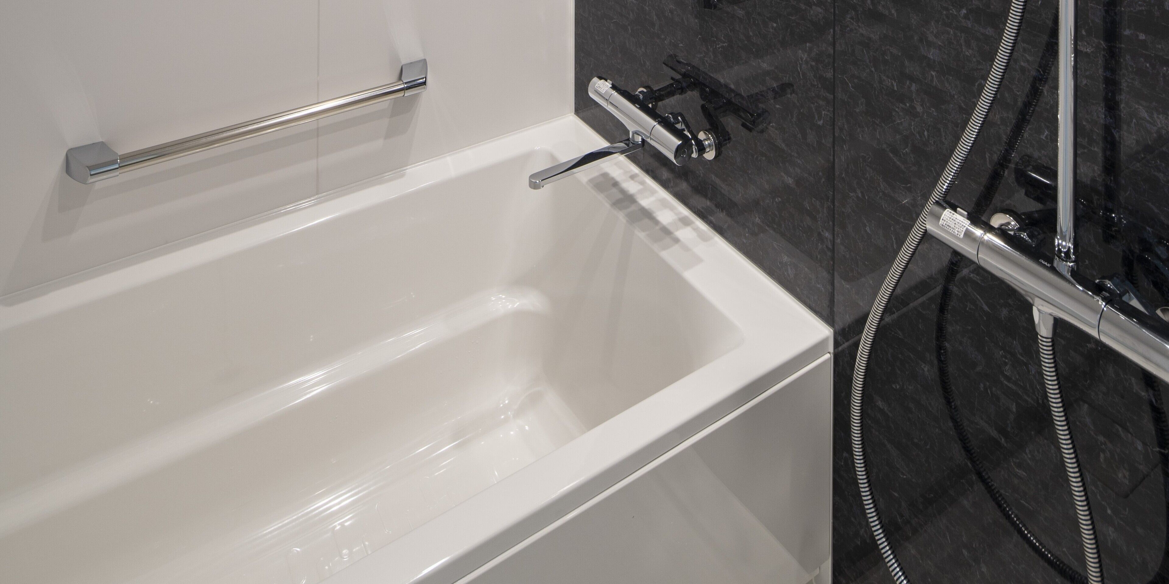 Artículos de tocador ecológicos, secador de pelo, bidet, toallas