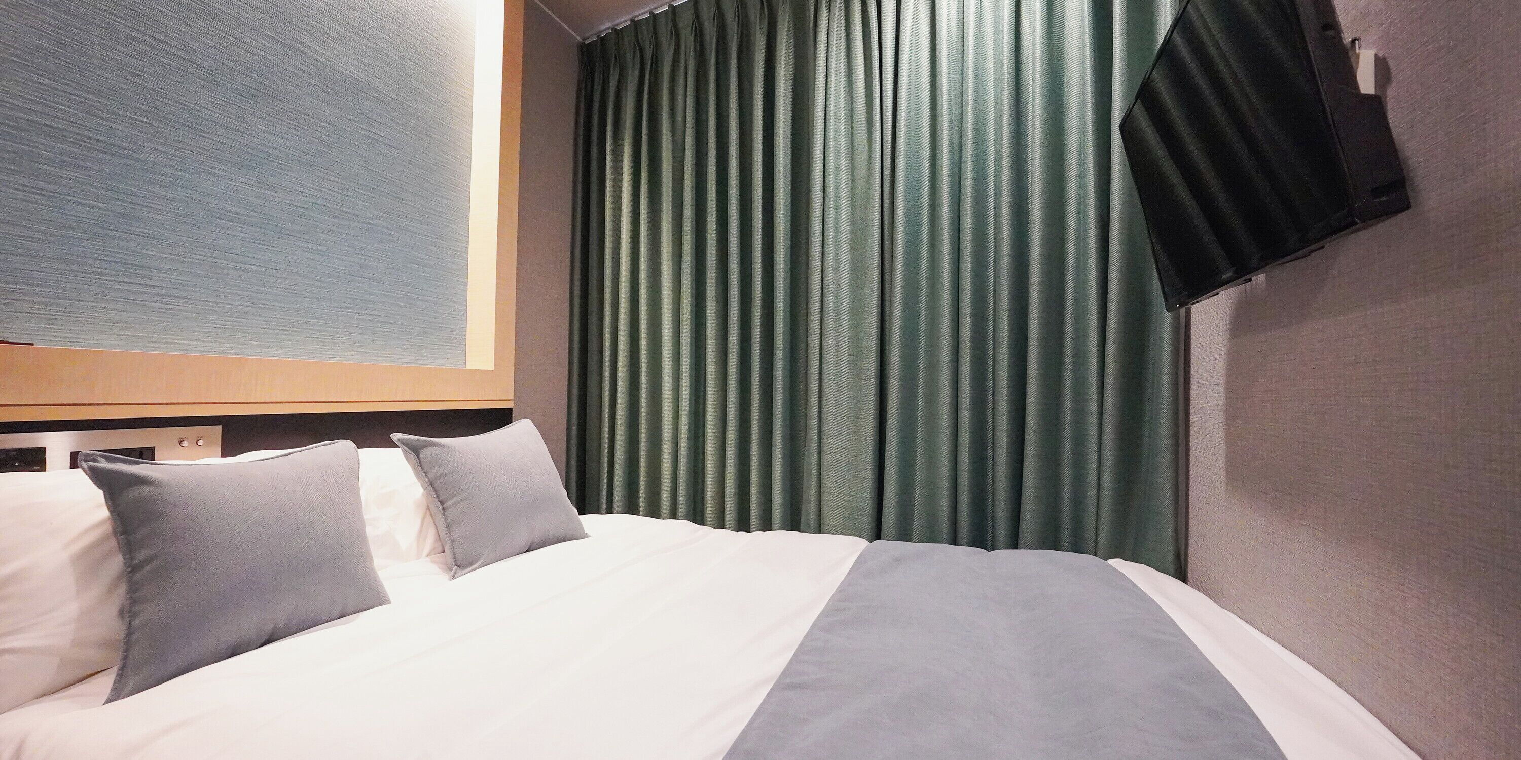 Coffres-forts dans les chambres, ameublement personnalisé, bureau