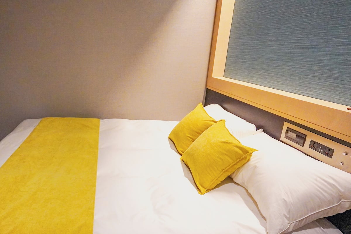 Phòng Deluxe | Két bảo mật tại phòng, trang bị nội thất với thiết kế riêng biệt, bàn
