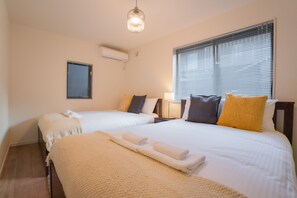 Luxury Villa | 3 bedrooms, blackout drapes, free WiFi, bed sheets - Travel Time Sumiyoshi Suzaku (Osaka)
