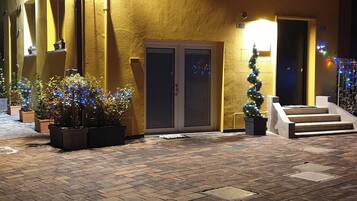 Studio, 3 Bedrooms, Accessible | Property entrance