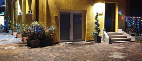 Studio, 3 Bedrooms, Accessible | Property entrance