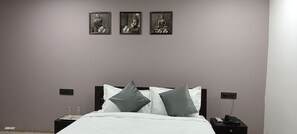 Deluxe Room | Free WiFi - HOTEL BLACK GRAPES INN (Bhubaneshwar)