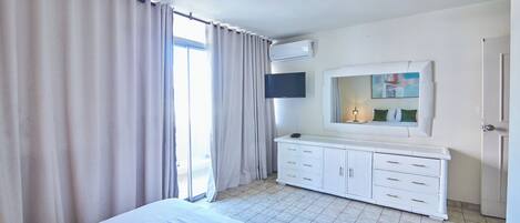Condo, 1 Bedroom, Smoking, Balcony | 1 bedroom