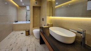 Hair dryer, bathrobes, slippers, towels - Golden Palace Hotel (Tbilisi)