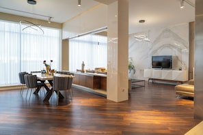 Presidential Room | In-room dining