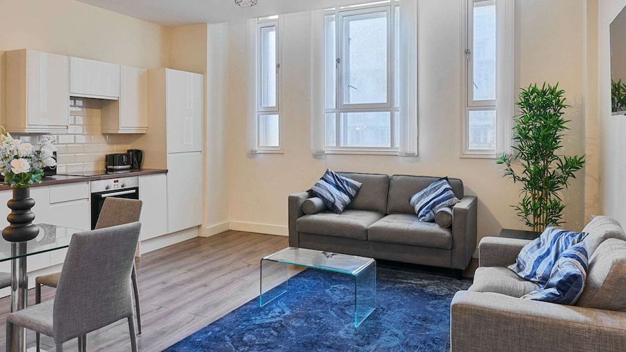 Host Stay Three Graces Getaway