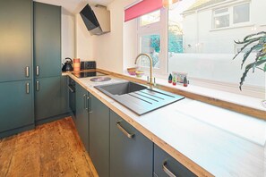 2 habitaciones y escritorio