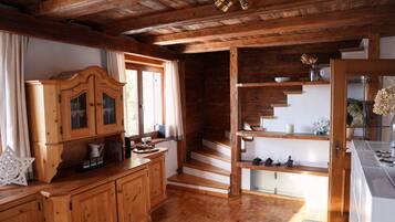 Cottage | Interior