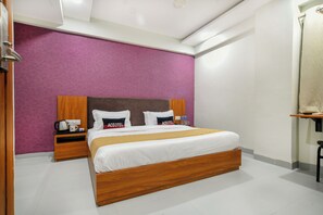 Desk, laptop workspace, free WiFi - Aceotel Inn Xpress Vijay Nagar (Indore)