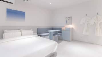 Movie Room | Free minibar, desk, soundproofing, free WiFi