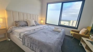 2 bedrooms, in-room safe, desk, iron/ironing board
