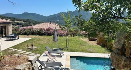 Charming stone villa with swimming pool 5 minutes from the beach