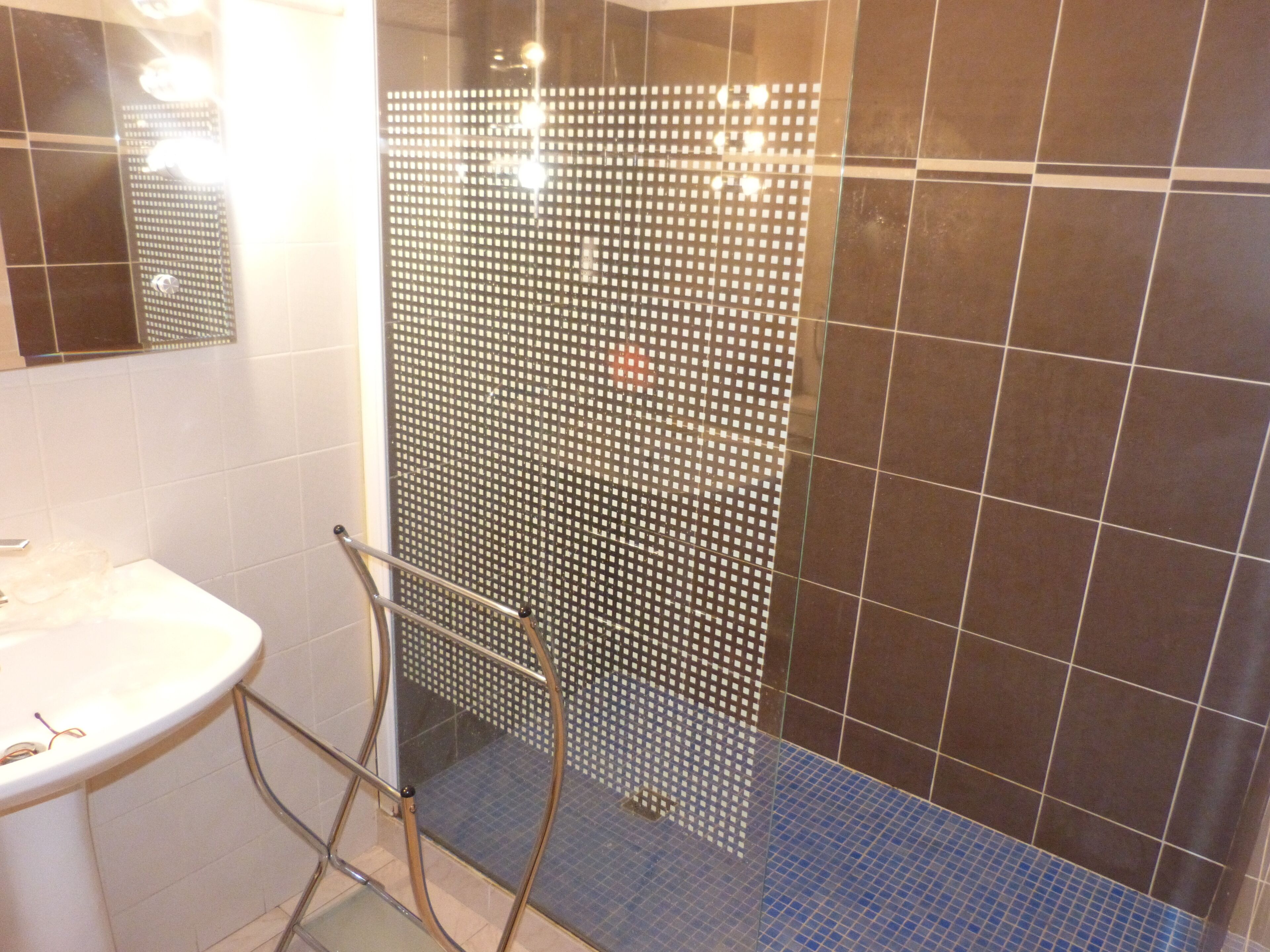 Een douche, een haardroger