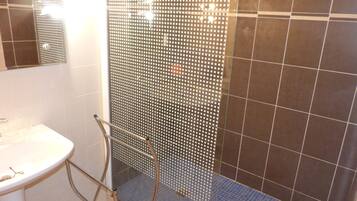 Een douche, een haardroger