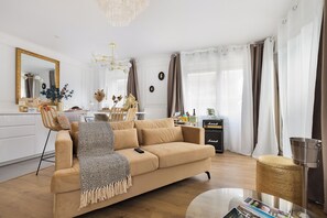 Smart TV, fireplace, video games, books