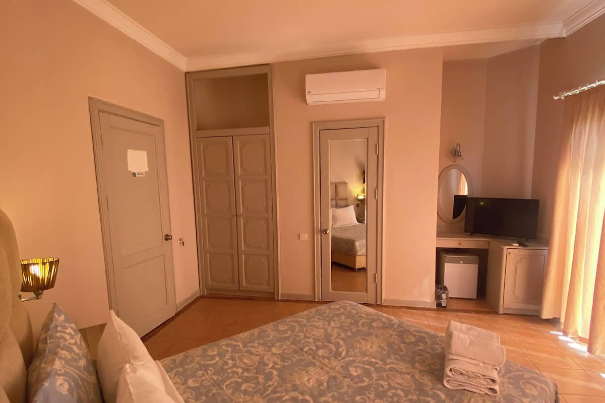 Habitación doble estándar, vista al jardín | 1 habitación y wifi gratis
