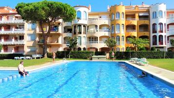 Apartment | Pool | Outdoor pool