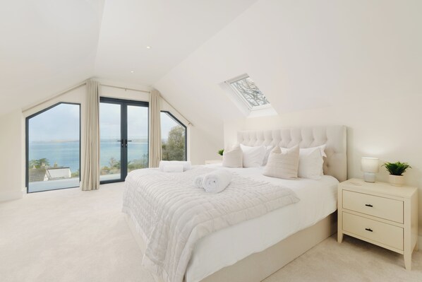 4 bedrooms, iron/ironing board, travel cot, free WiFi