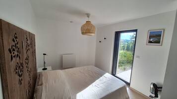 1 Schlafzimmer, BĂŒgeleisen/BĂŒgelbrett, WLAN, BettwĂ€sche