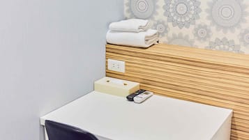 Basic Single Room, 1 Twin Bed, Non Smoking | Minibar (free items), laptop workspace, WiFi (free)