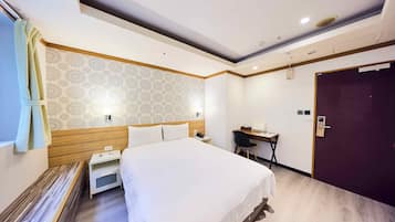 Deluxe Double Room, 1 Double Bed, Non Smoking, City View | Free minibar, laptop workspace, free WiFi