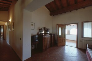 House | Living room - Farmhouse in Tuscany With Pool & Valley Views (Poppi)