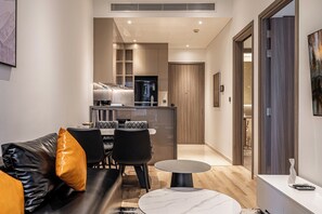 总统套房, 1 间卧室, 可进入俱乐部酒廊, 城市景观 | 埃及棉床单、高档床上用品、羽绒被、Select Comfort 床