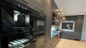 Villa | Private kitchen - Modern Large 3-bed Villa Near Ski Arena 2025 (Trondheim)