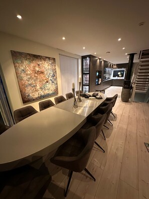 Villa | Dining - Modern Large 3-bed Villa Near Ski Arena 2025 (Trondheim)