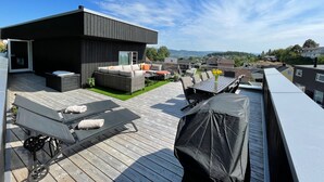 Villa | Outdoor dining - Modern Large 3-bed Villa Near Ski Arena 2025 (Trondheim)