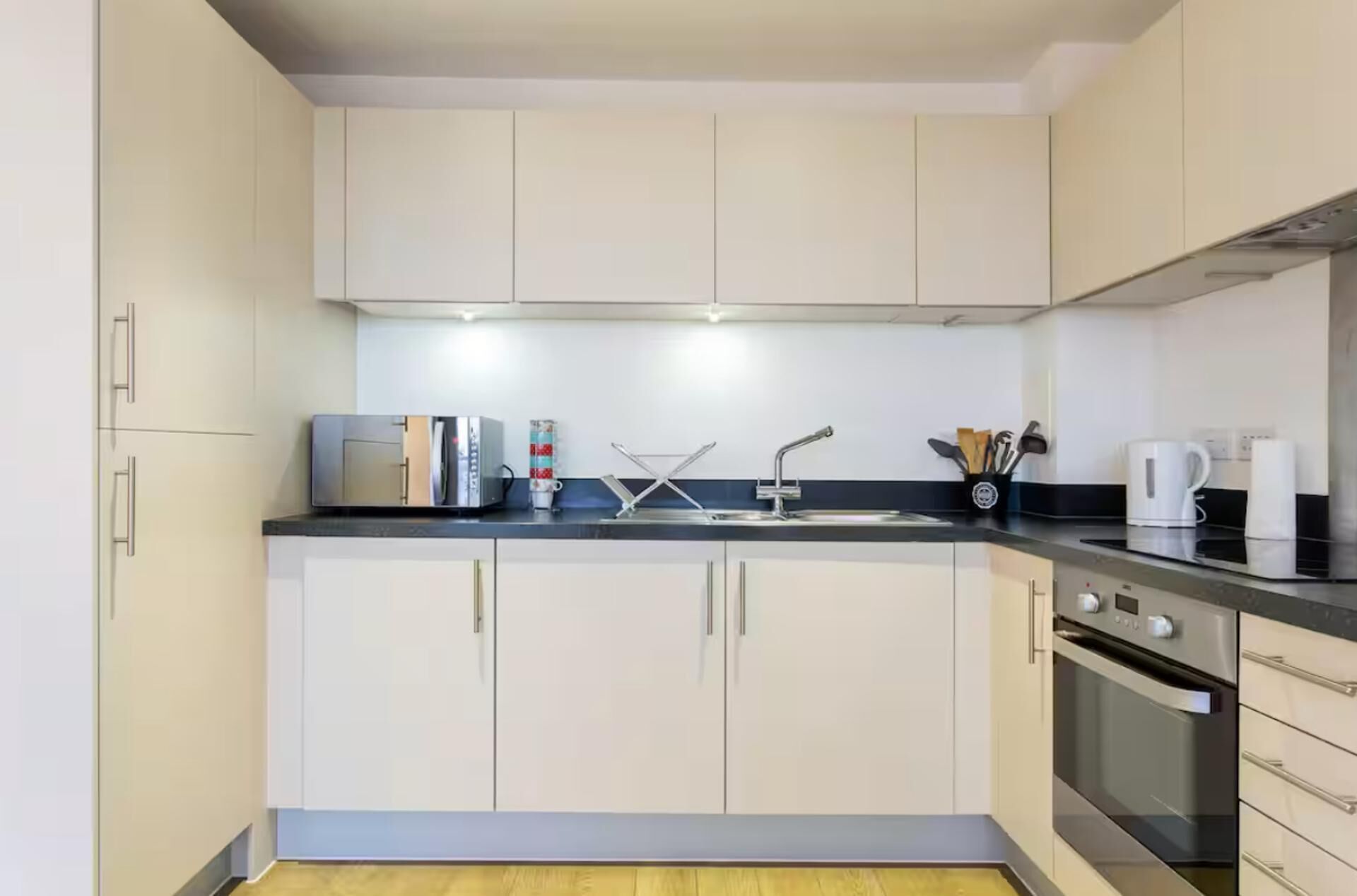 Apartment | Private kitchen | Fridge, microwave, oven, stovetop
