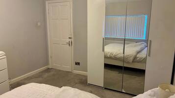 House | 2 bedrooms, free WiFi, bed sheets