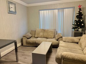 House | Living area - Ehsaan's Birmingham Retreat (Birmingham)