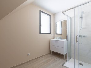 Bathroom - New House for 7 Loudenvielle Near Center with Wifi (Loudenvielle)