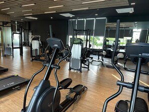 Fitness facility - Spacious 3-bedroom apartment with AC, Netflix, WiFi nearby KLIA, Splash Mania (Banting)