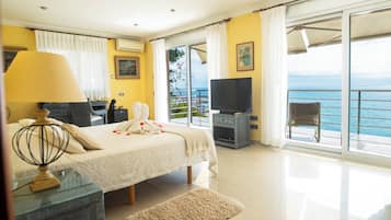 1 bedroom, in-room safe, free WiFi
