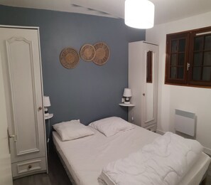 3 bedrooms, iron/ironing board, free WiFi