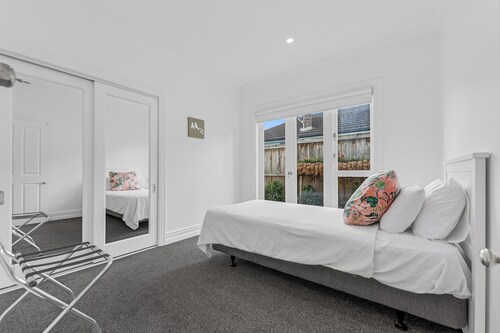 Bespoke Stays - Elegant Family Haven