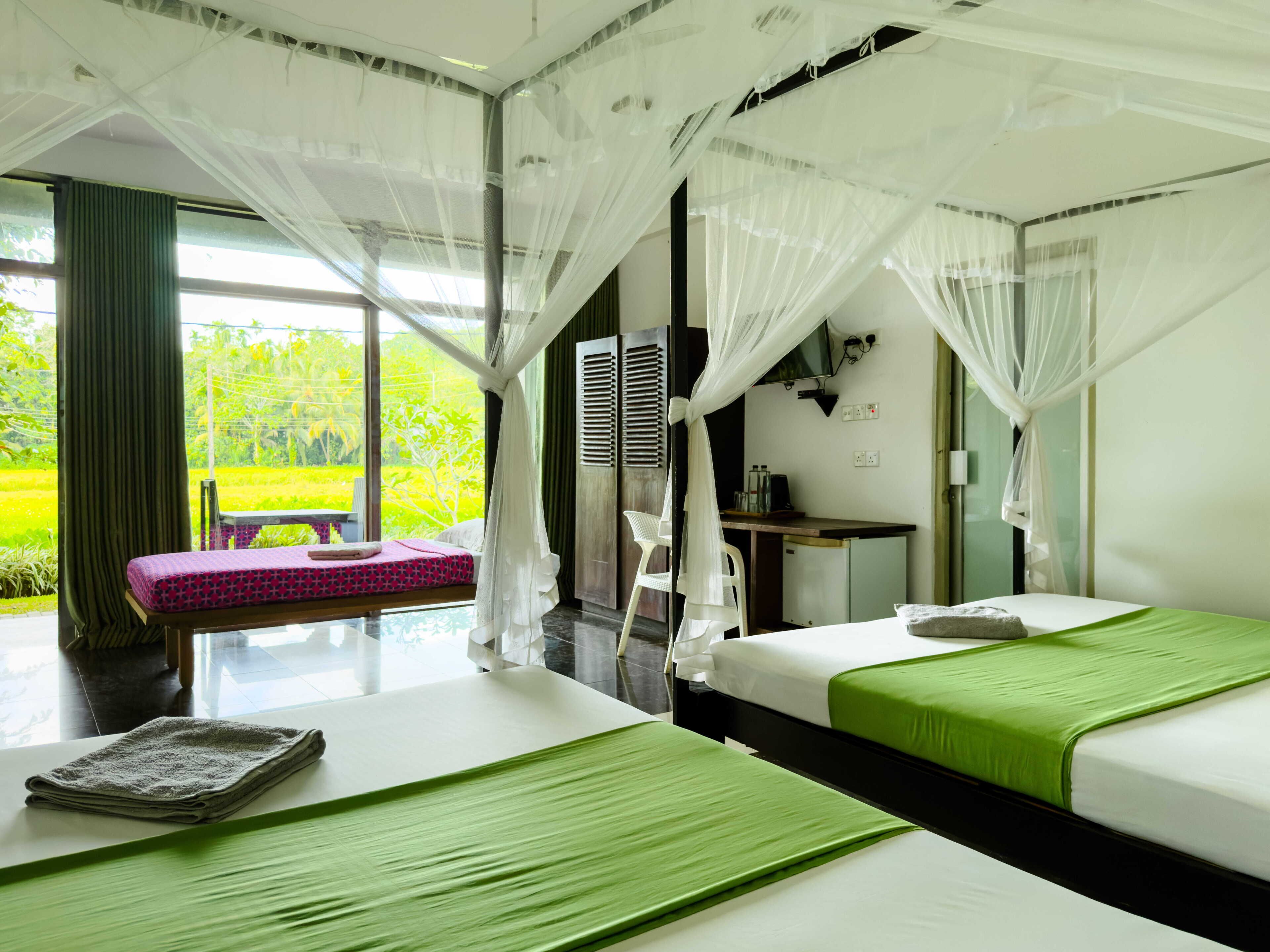 Family Quadruple Room | Iron/ironing board, free WiFi, bed sheets