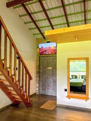 Iron/ironing board, free WiFi, bed sheets - Leisure Land Villas (SP)